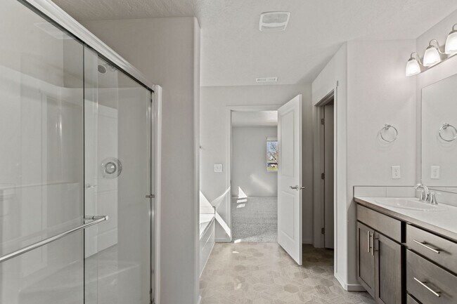 Building Photo - Stunning 3 Bed, 2.5 Bath Home in Spokane Valley!