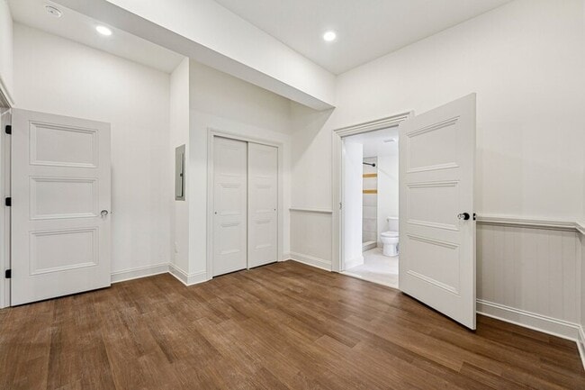 Building Photo - 401 Martin St