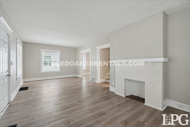 Building Photo - 2907 Rockwood Pl