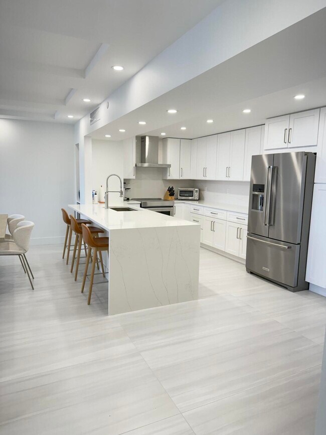 Building Photo - 4748 S Ocean Blvd