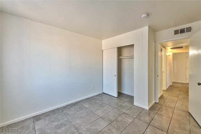 Building Photo - 3957 Rebecca Raiter Ave