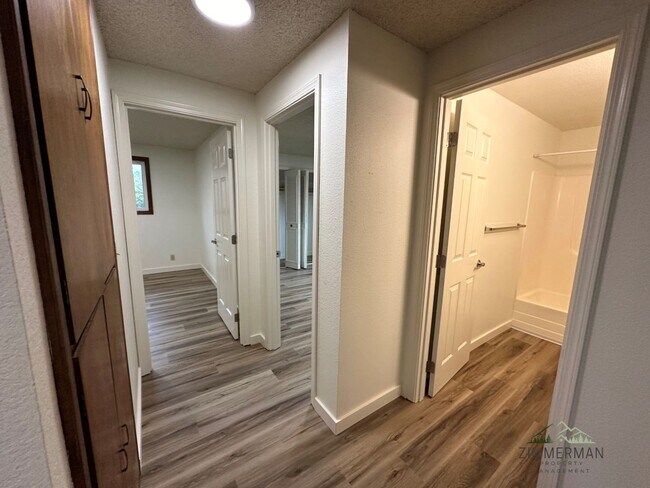 Building Photo - 2126-2128 N 8th St