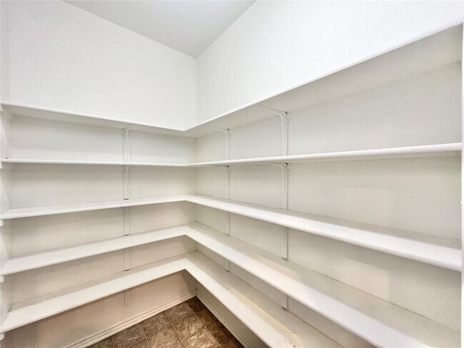 Building Photo - 5813 Sardinia Dr