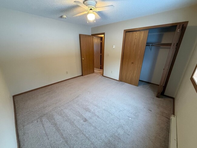 Building Photo - 2010 Ash Ave NE