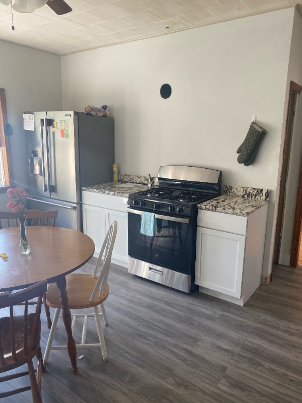 Building Photo - 144 Canterbury St