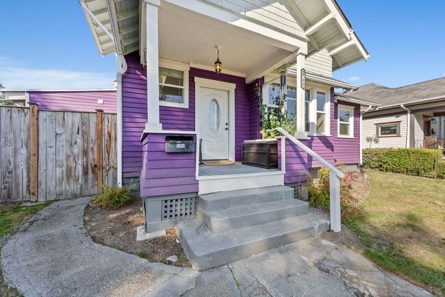 Building Photo - Spacious 3-Bed Tacoma Home w/ Office, A/C,...
