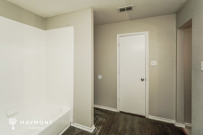 Building Photo - 6026 Bear Meadow