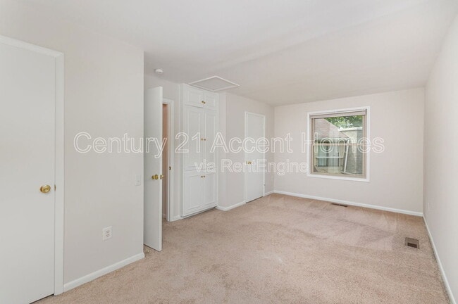 Building Photo - 1746 Dogwood Dr