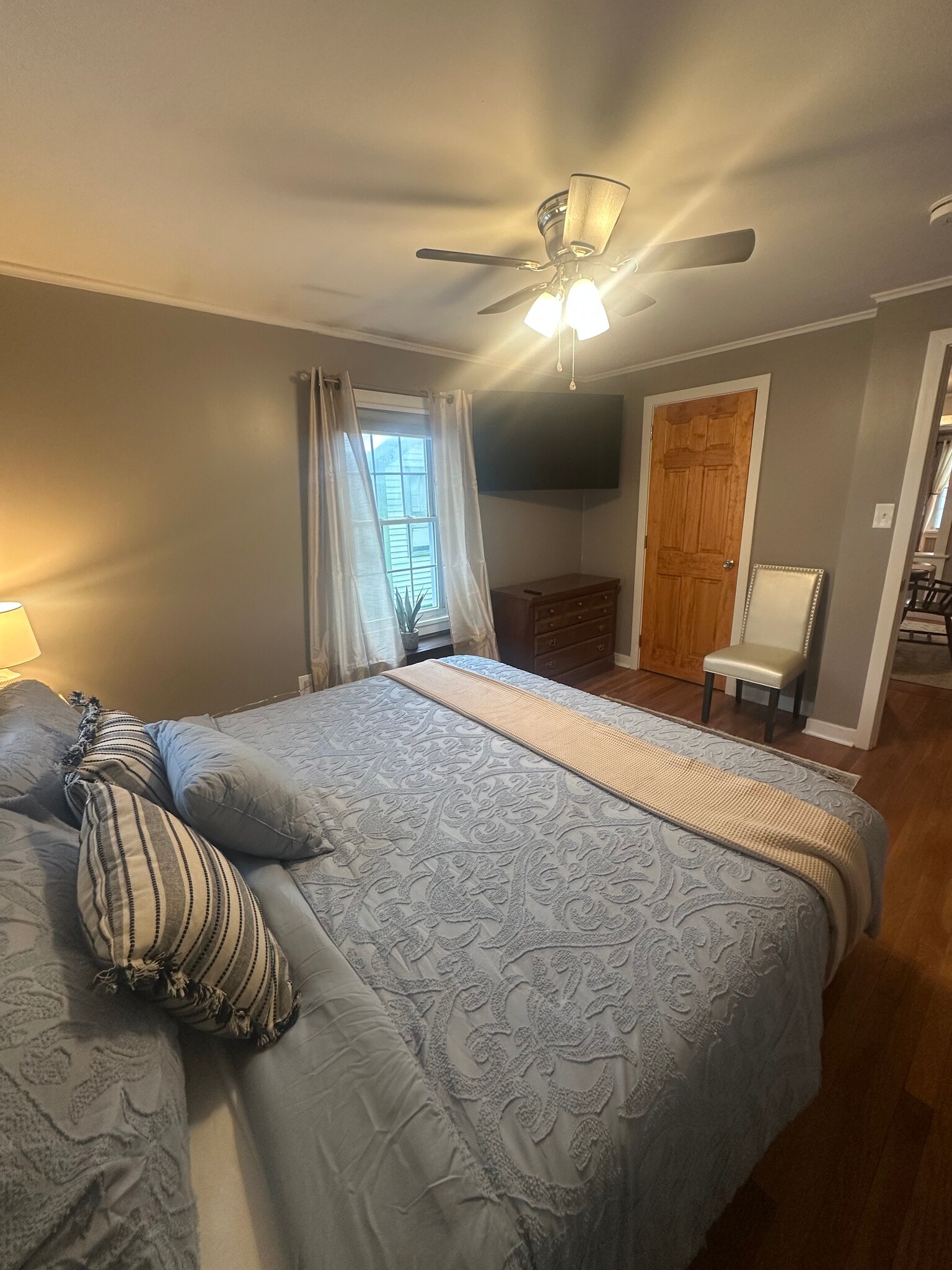 Bedroom 1 with king size bed, brand new smart tv - 175 Lake Ave