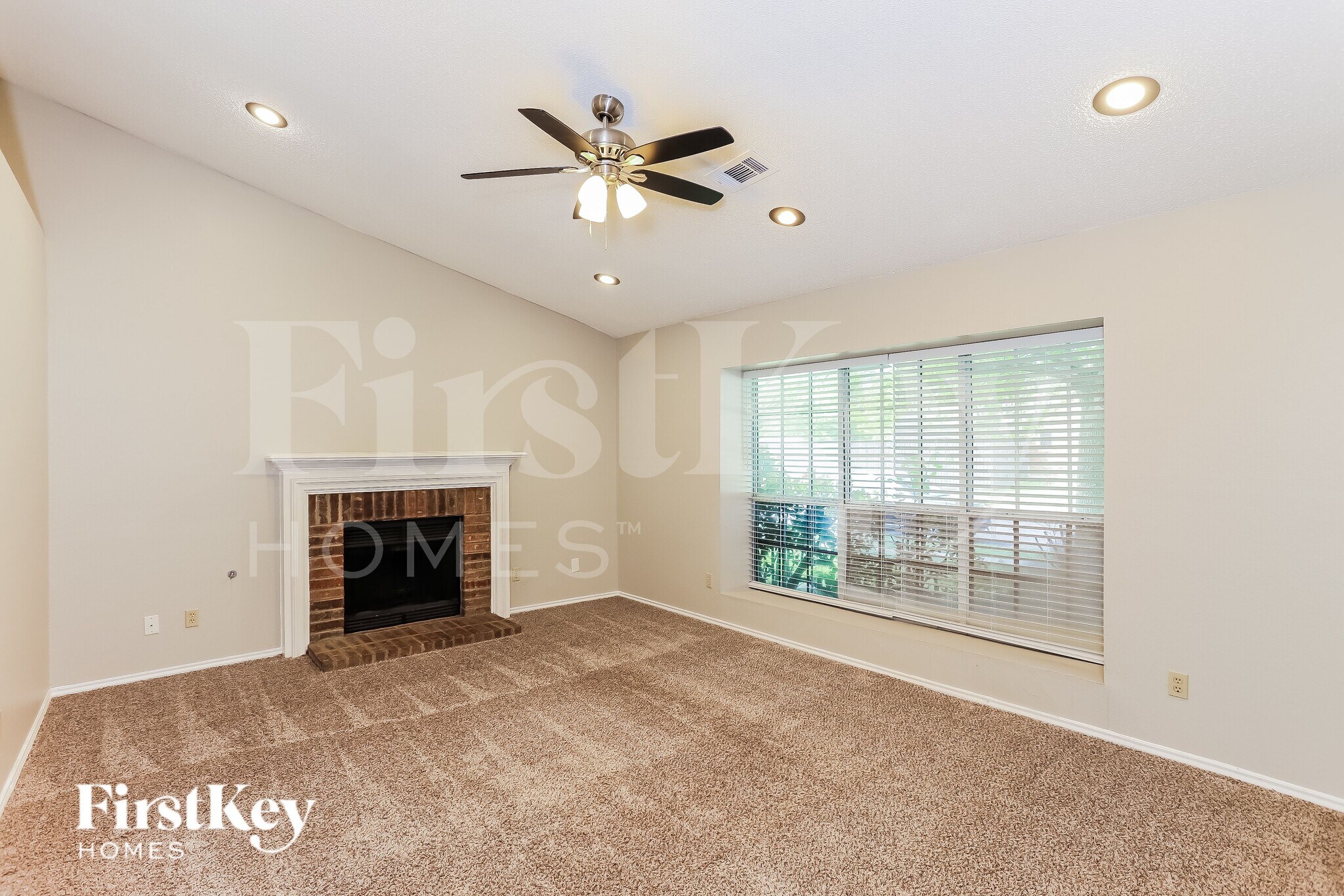 Building Photo - 1532 High Pointe Ln