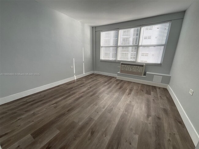 Building Photo - 1250 West Ave