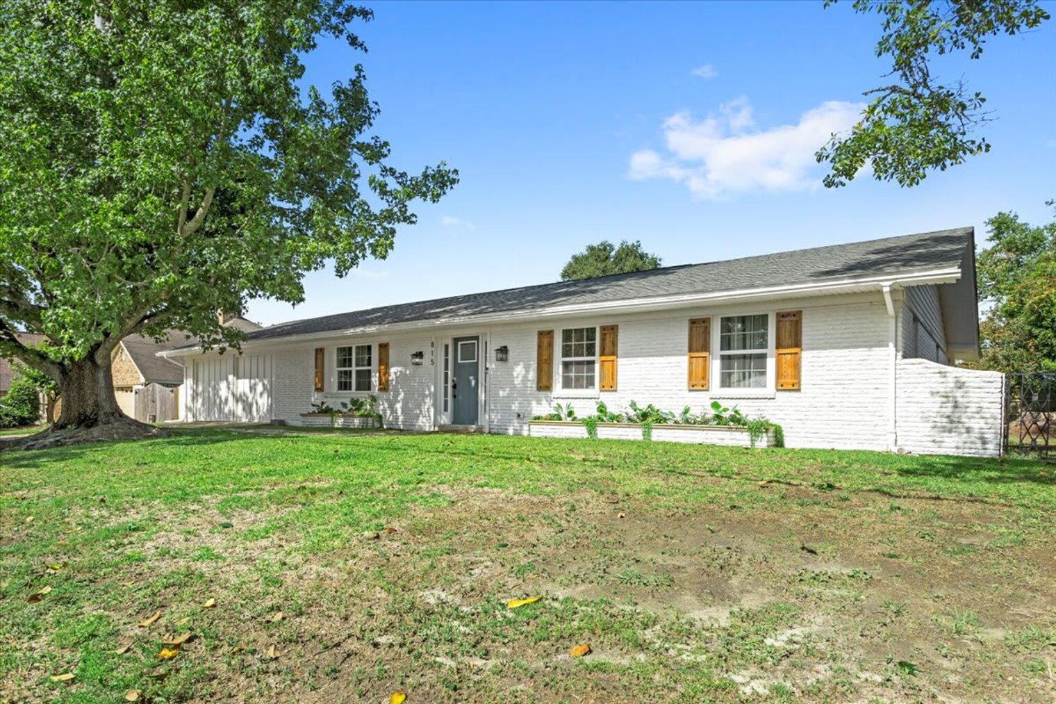 Building Photo - 2361 Park Pl Dr