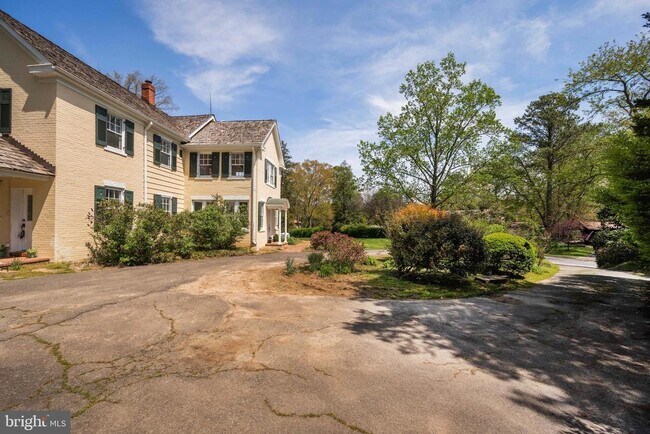 Building Photo - 3408 Wessynton Way