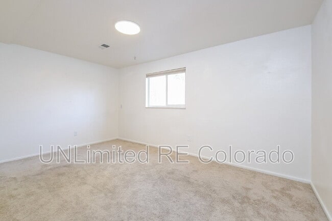 Building Photo - 9130 Osceola St
