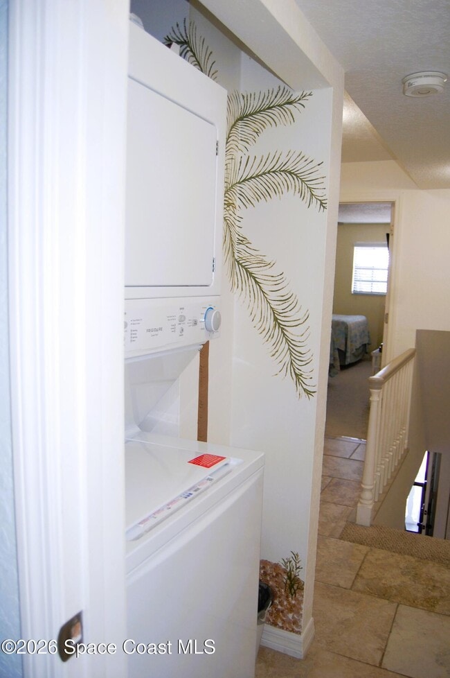 Building Photo - 5350 Ocean Beach Blvd