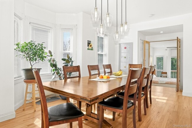 Building Photo - 11 S Cedar St