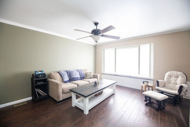 Building Photo - 117 43rd Ave Ct