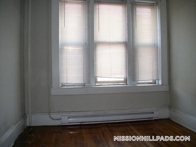 Building Photo - 883 Huntington Ave