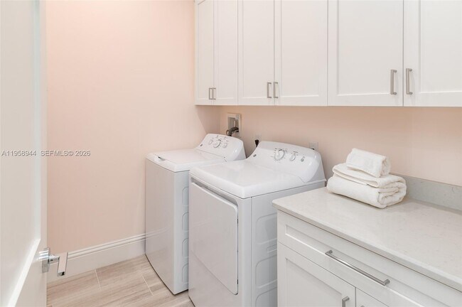 Building Photo - 11269 SE Blair Ln