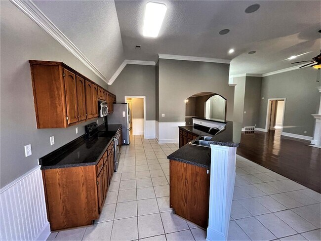 Building Photo - 11652 Belle Manor Dr