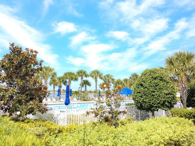 Building Photo - Stunning Model Home – 2 Bedrooms plus Den,...