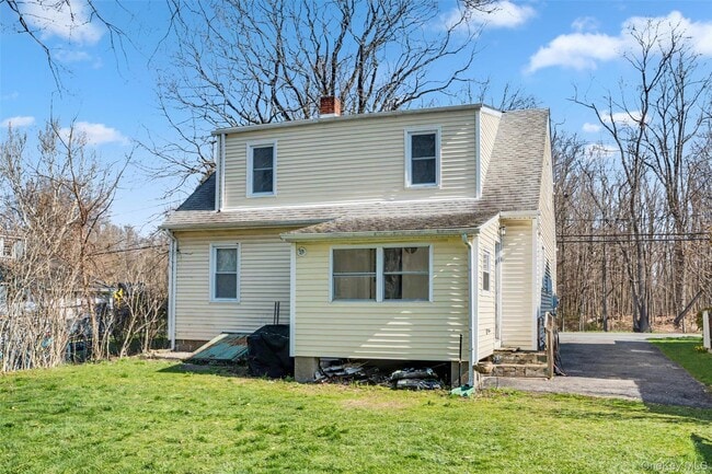 Building Photo - 15 Forge Hill Rd
