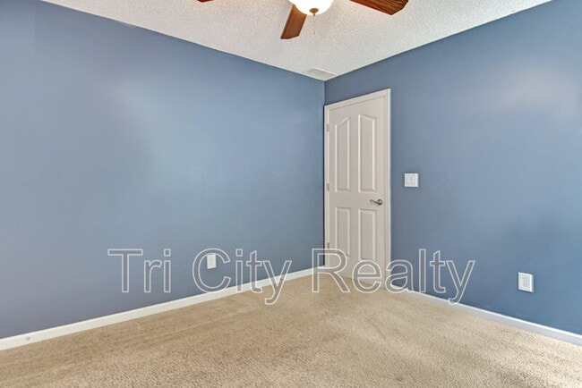 Building Photo - 69 Meadows Creek Ln