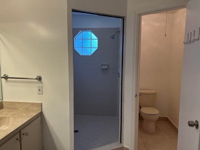 Building Photo - 6622 Via Regina