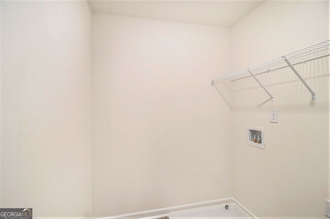 Building Photo - 568 Whitman Ln