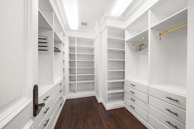 Building Photo - 2760 N Atlantic Blvd