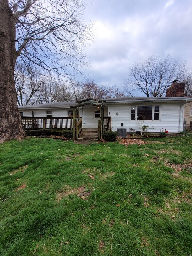 Building Photo - Come see this 4 Bedroom 2 Bathroom House!