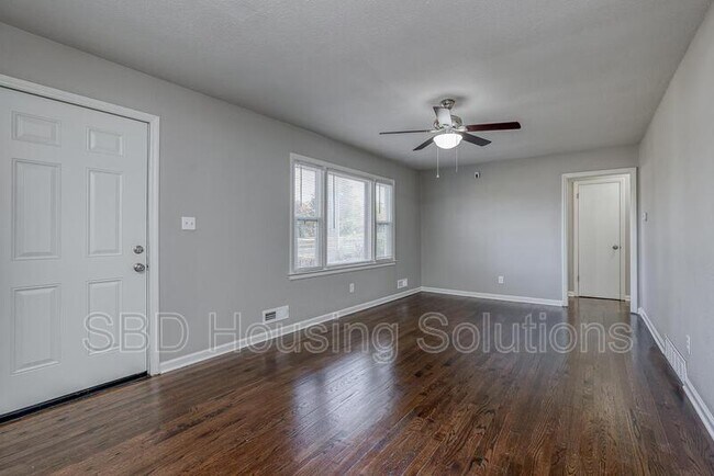 Building Photo - 4811 Martha Truman Rd