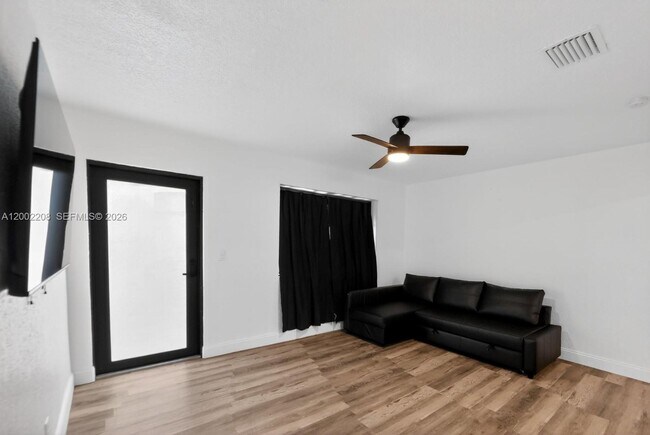 Building Photo - 1810 NW 9th St