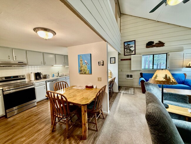 Building Photo - Winter Rental – Mountain Shadows, Center o...