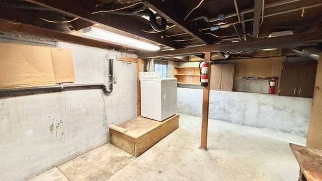 Building Photo - Character-Rich 1912 Home in North Portland – Spacious 2 Bed / 1 Bath