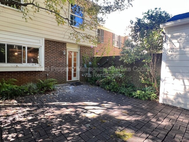 Building Photo - 2884 Wycliff Rd