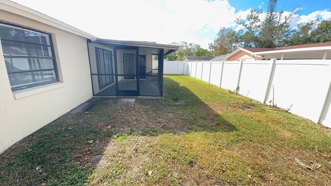 Building Photo - Recently renovated 3 bedroom, 2 bathroom, 2 car garage home for rent in Town 'n' Country.