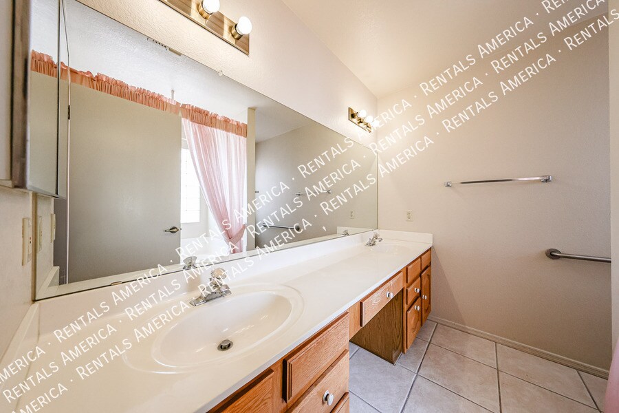 Building Photo - 2720 Leisure World