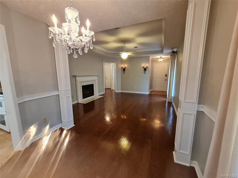 Building Photo - 6604 English Oak Ct