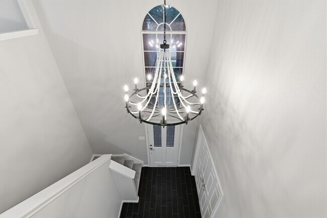 Building Photo - 25542 Saddlebrook Village Dr