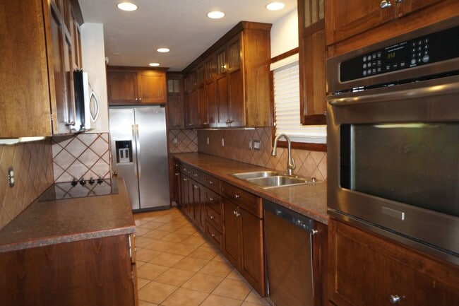 Building Photo - NE Portland Alberta Arts 3-bedroom Bungalow - APPLICATION PENDING