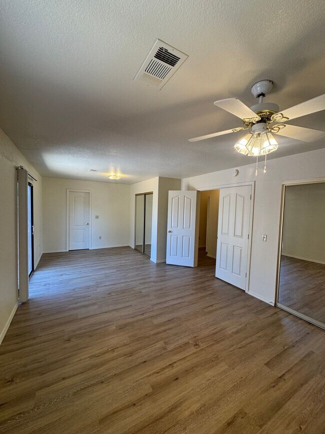Building Photo - 711 Flower Ash Ln