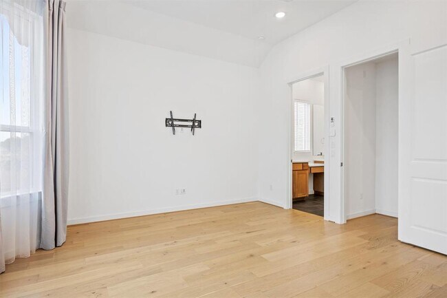 Building Photo - 1221 Texas Ash Ln