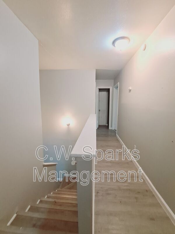 Building Photo - 633 Rutgers Dr