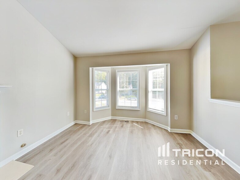 Building Photo - 2979 Rolling Ln