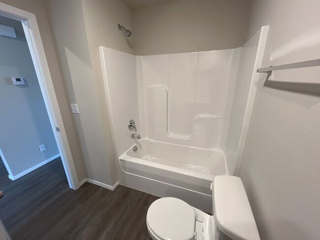 Building Photo - *Pre-leasing* Three Bedroom | Two Bath Hom...