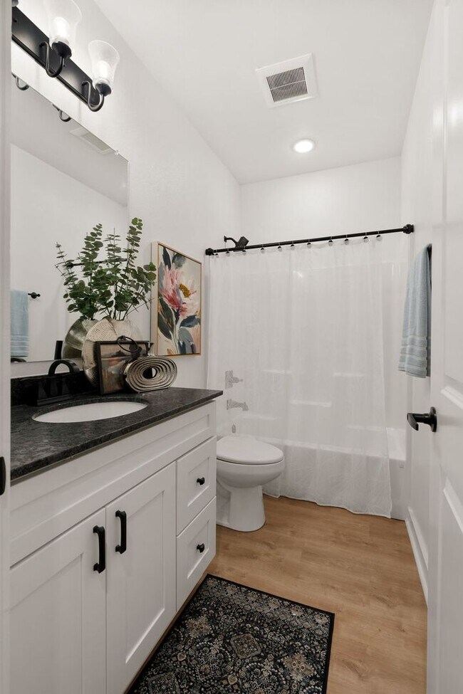 Building Photo - 8818 Cantera Dr