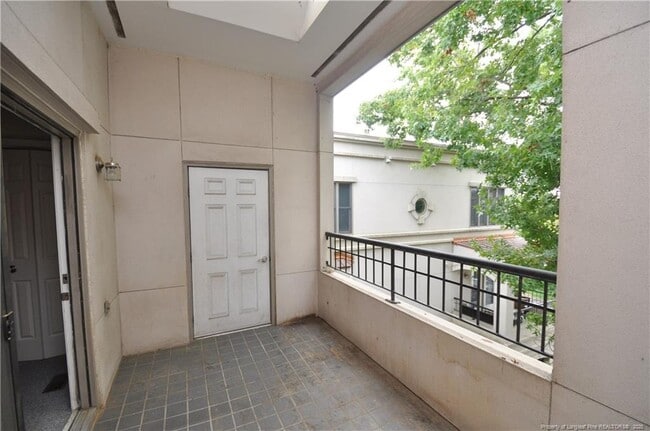 Building Photo - 258 E Davie St