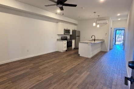 Building Photo - Phoenix Cinder