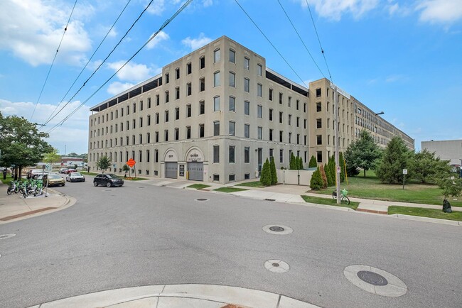 Building Photo - 940 Monroe Ave NW